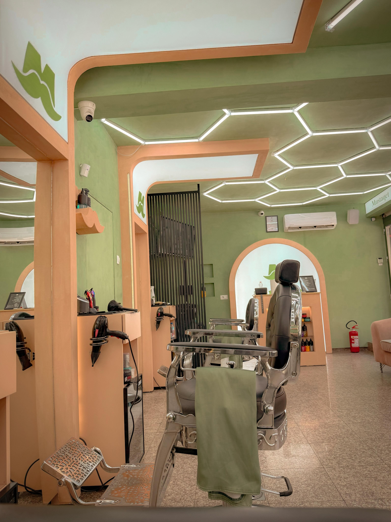 Ambienti i Mustaqe Saloon në Prizren