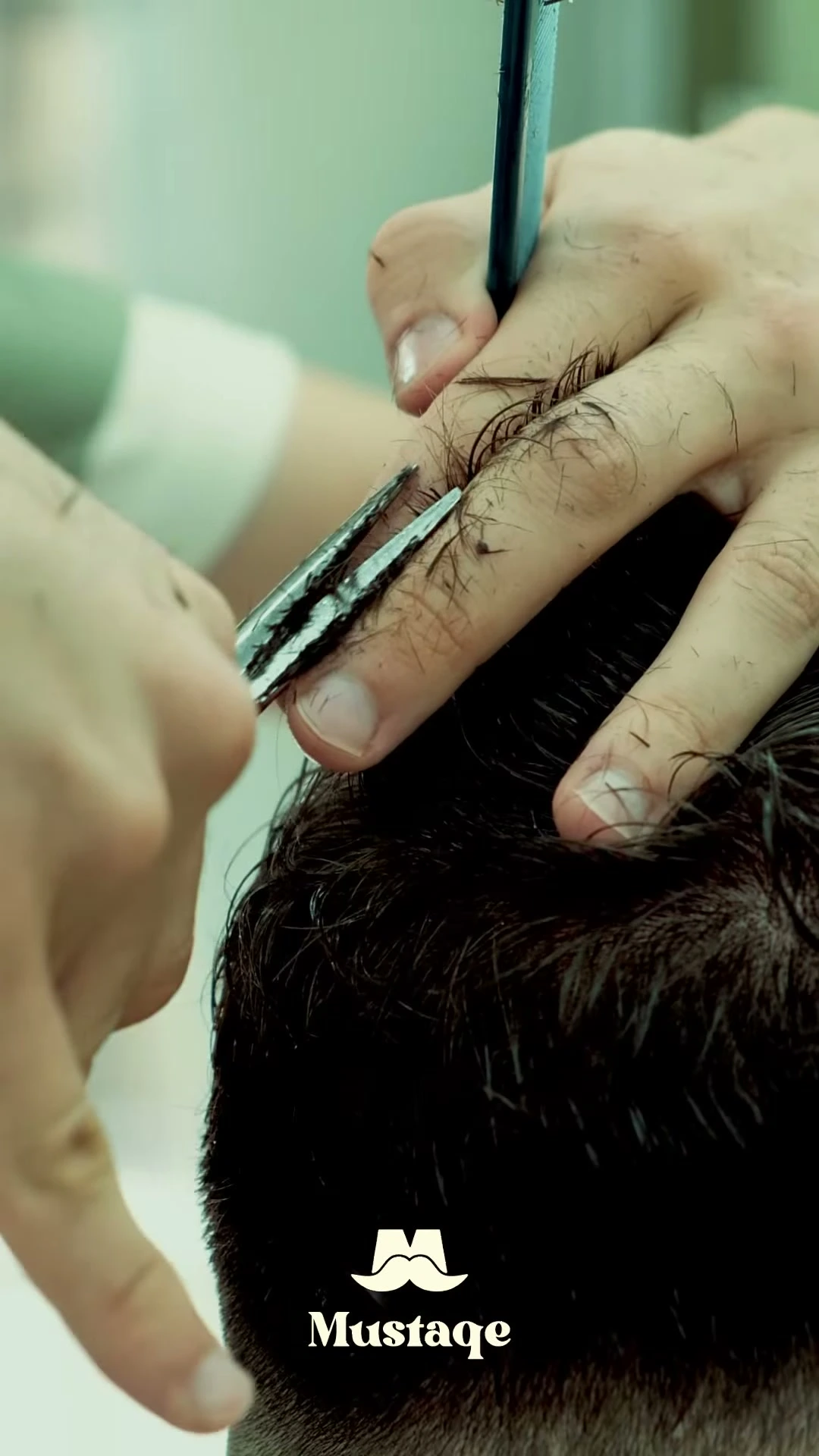 Fade preciz në Mustaqe Saloon